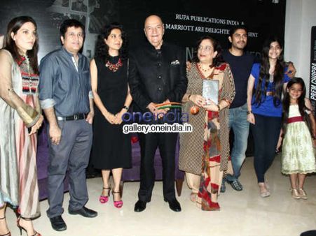 પ્રેમ ચોપરાની ઑયોબાયોગ્રાફી લૉન્ચિંગ પ્રેમ ચોપરાની ઑયોબાયોગ્રાફી લૉન્ચિંગ