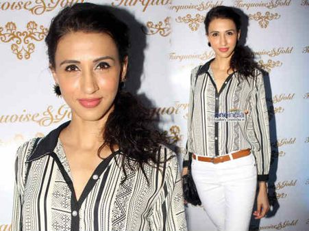 ફિરોઝા-સુવર્ણ સ્ટોર લૉન્ચિંગ