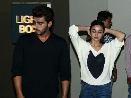 2 સ્ટેટ્સ સ્પેશિયલ સ્ક્રીનિંગ