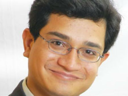 કર્ણાટકમાં સંતાનોને બેટિંગ સોંપી પેવેલિયનમાં બેઠા નેતા