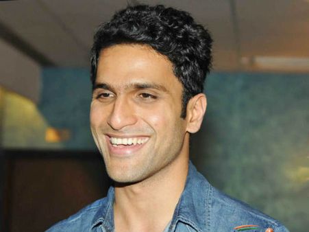 2 સ્ટેટ્સ સ્પેશિયલ સ્ક્રીનિંગ