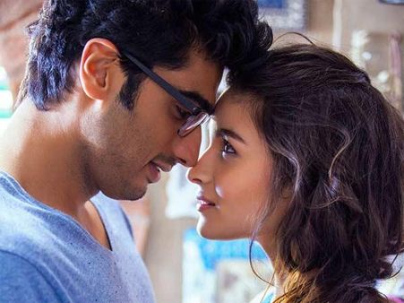 2 States Review : શાદી કે લિયે પ્યાર જરૂરી હૈ, લેકિન ભારત મેં ઔર ભી સ્ટેપ્સ હૈં!