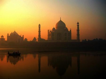 તાજ મહેલનું નિર્માણ