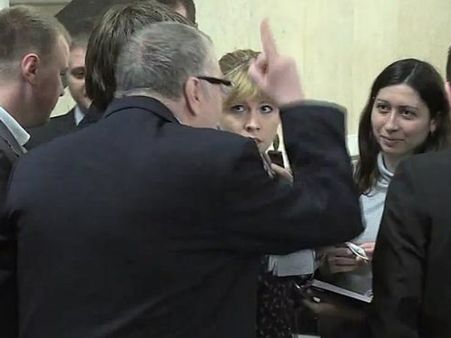 નેતાએ કહ્યું, આ પ્રેગ્નેંટ રિપોર્ટરનો રેપ કરો