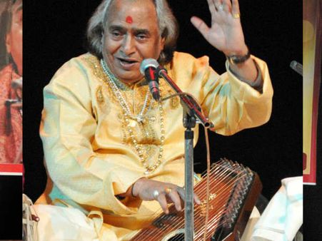 વારાણસીથી મોદીના ટેકેદાર બનવા માટે રાજી થયા છન્નૂ લાલ મિશ્ર