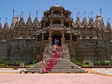 લોકપ્રીય મંદિર