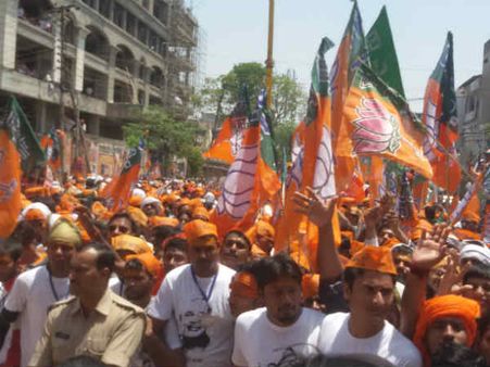 દૂર-દૂર સુધી મોદી જ મોદી