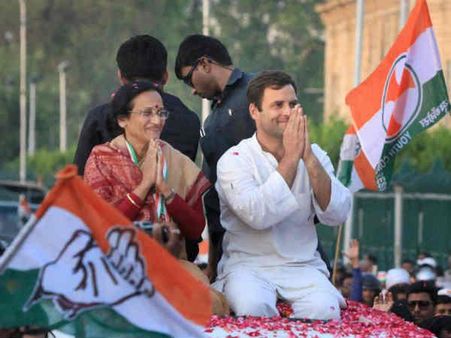 લખનઉમાં રાજનાથસિંહની સામે
