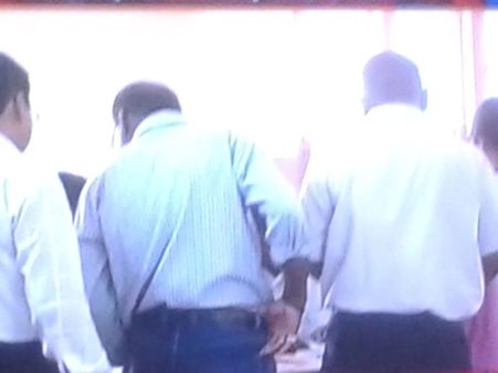 મતદાન કરતા મતદાતાઓ