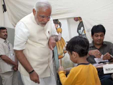 કોંગ્રેસ તપાસ કરવા 100 માણસોને વડનગર મોકલે છે 