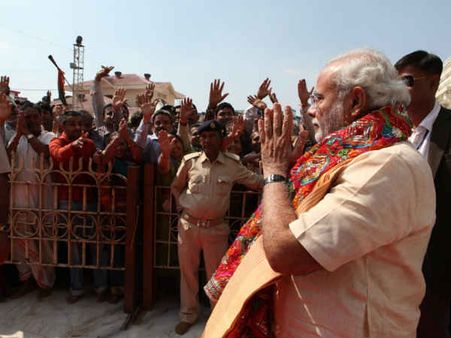 દરેક ગુજરાતી પોતાને મોદી માને છે...