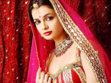 Pics : અંતે દીયાએ પહેરી જ લીધી સાહિલના પ્રેમની વીંટી