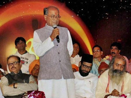 કોંગ્રેસ મહાસચિવ દિગ્વિજય સિંહ બેઠા ભૂખ હડતાળ પર