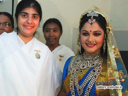 ગ્રેસી સિંહે નૃત્ય કર્યું