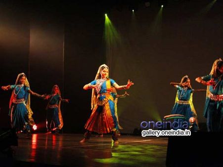 ગ્રેસી સિંહે નૃત્ય કર્યું