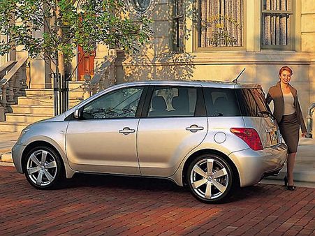 ટોયોટા આઇએસટી ટોયોટા આઇએસટી