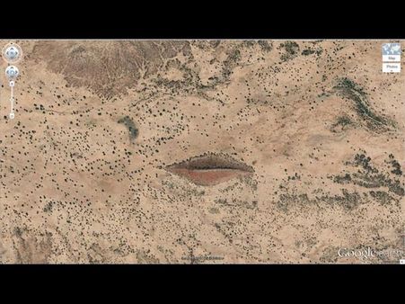 Big Red Lips in the Desert 