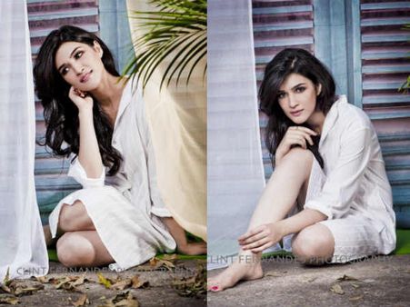 ખચકાટ અનુભવતા હતાં કૃતિ ખચકાટ અનુભવતા હતાં કૃતિ