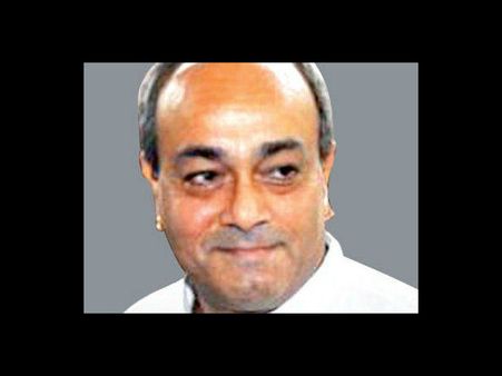 ગાંધી વગર કોંગ્રેસ નબળી ગાંધી વગર કોંગ્રેસ નબળી