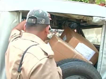 વારાણસીમાં ભાજપના કાર્યાલય પર પોલીસના દરોડા વારાણસીમાં ભાજપના કાર્યાલય પર પોલીસના દરોડા