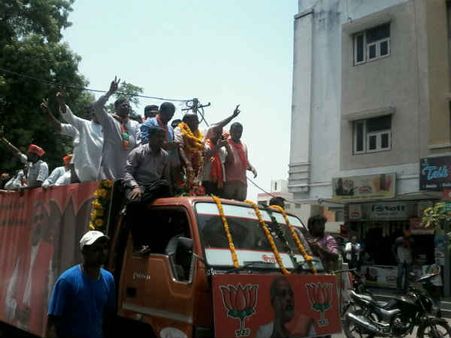 દેશભરમાં જીતની ઉજવણી