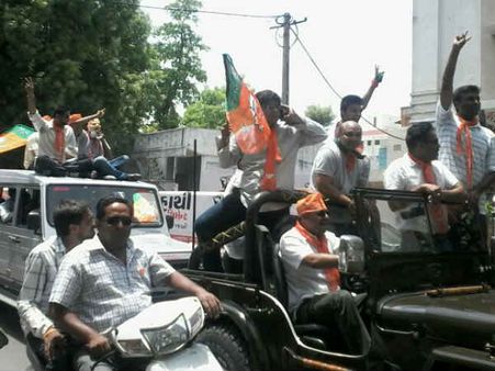 દેશભરમાં જીતની ઉજવણી