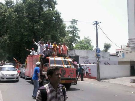 દેશભરમાં જીતની ઉજવણી