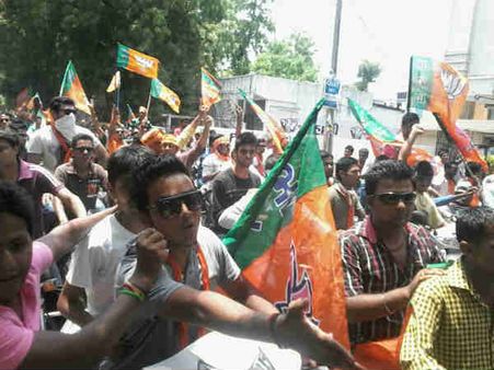 દેશભરમાં જીતની ઉજવણી