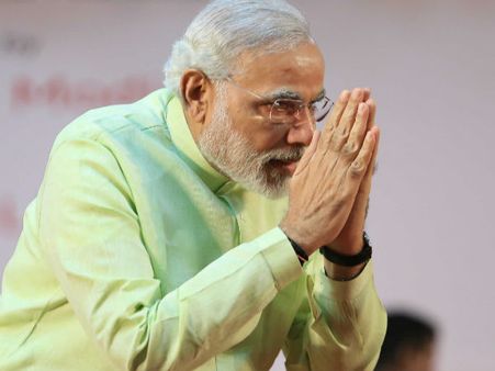 મોદી અને રાજનાથ વારાણસી પહોંચ્યા