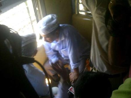 લોકલ ટ્રેનમાં અરવિંદ કેજરીવાલ 