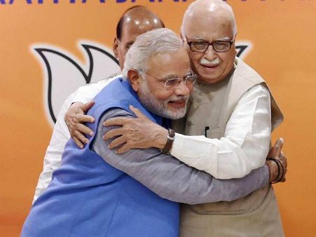 મોદીને અભિનંદન પાઠવતી વખતે રડી પડ્યા અડવાણી