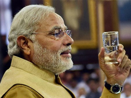 મોદીએ ગુજરાતના પહેલા મહિલા મુખ્યમંત્રીના કર્યા ભરપૂર વખાણ