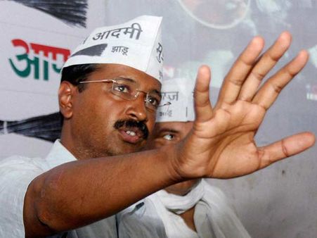 કેજરીવાલ વિરુદ્ધ ગડકરીની ફરિયાદ