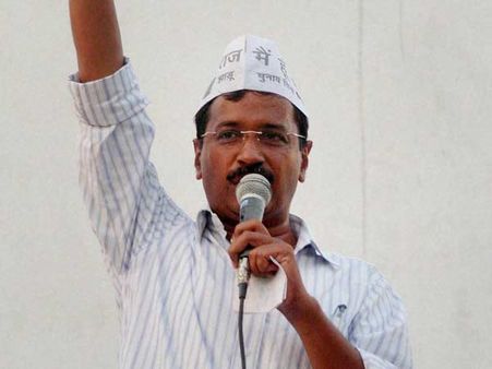 કેજરીવાલ વિરુદ્ધ પગલાં ભરવા કોર્ટેને અપીલ