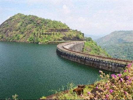 પ્રાકૃતિક પરિદૃશ્ય બક્ષતું કેરળનું ઇડુક્કી