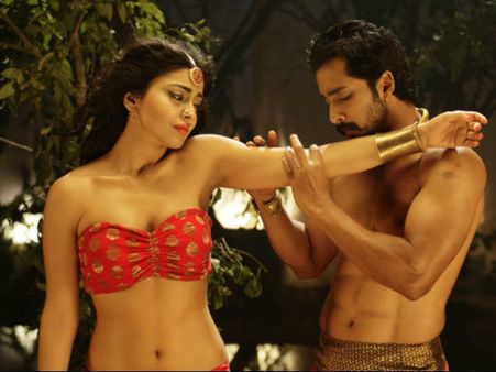 સાઉથ ઇન્ડિયન ફિલ્મોની સ્પાઇસી તસવીરો