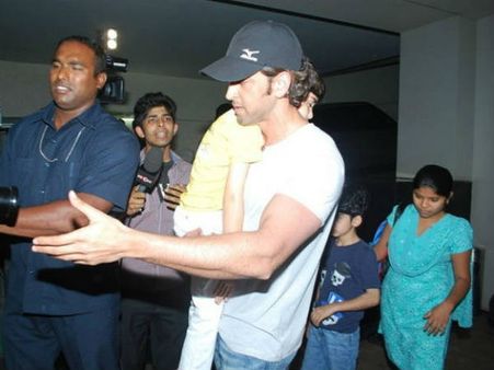 બાળકો પણ ખુશ બાળકો પણ ખુશ