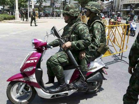 સેનાએ સંભાળી કમાન