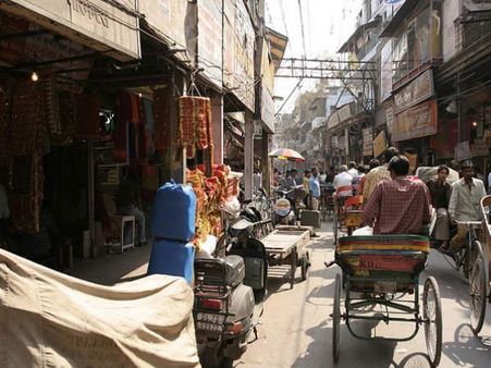 દિલ્હીની સ્ટ્રીટ લાઇટનો આનંદ લો