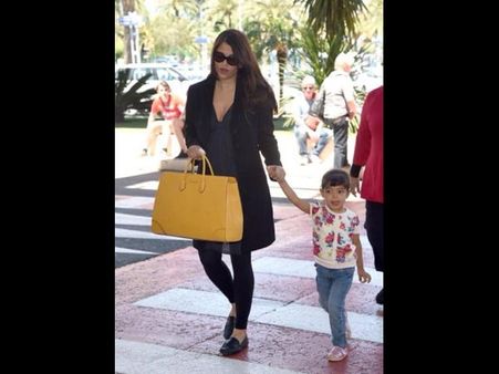 નાઇસ ઍરપોર્ટ પર ઐશ-આરાધ્યા