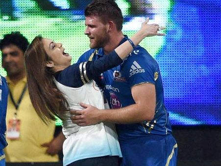 IPL-7: એંડરસનની શાનદાર ઇનિંગ, મુંબઇની પ્લેઓફમાં એન્ટ્રી