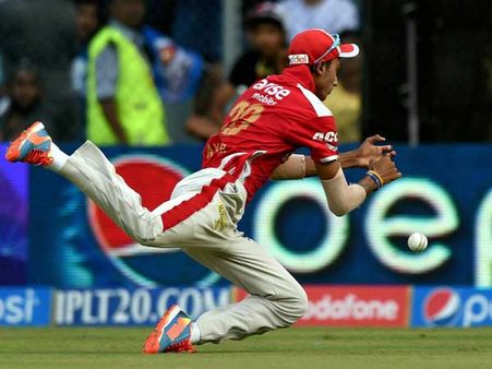 2013માં મુંબઇ ઇન્ડિયન્સે તેને ખરીદ્યો હતો