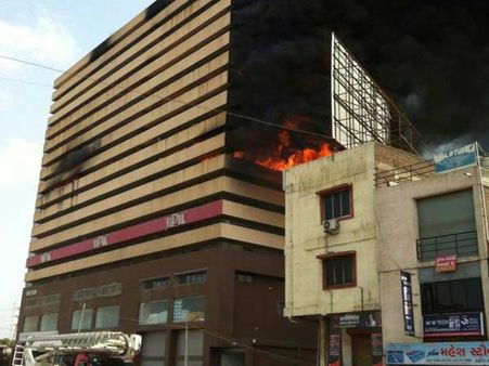 સુરતના કાપડ બજારમાં આગ
