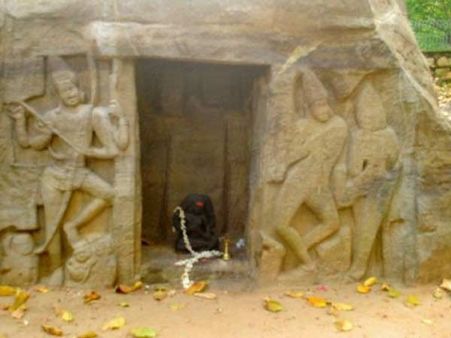 વિજ્હિંજમ રોક કટ ગુફાઓ