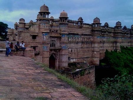 મંદિર ઉપરાંત પણ અનેક જોવાલાયક સ્થળો