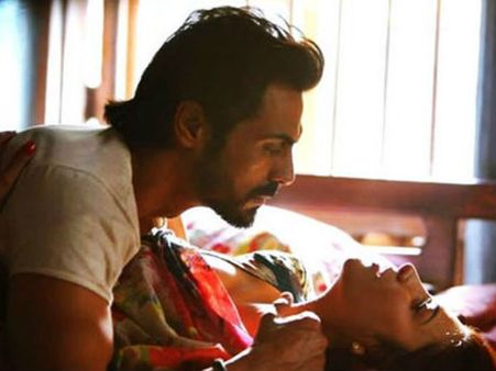 ડી ડે-ગેલુપુ ગુર્રમમાં શ્રુતિ-અર્જુનના ગરમાગરમ દૃશ્યો ડી ડે-ગેલુપુ ગુર્રમમાં શ્રુતિ-અર્જુનના ગરમાગરમ દૃશ્યો