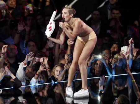 માઇલી સાયરસની તસવીરો માઇલી સાયરસની તસવીરો