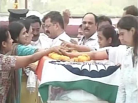 4 June: પંચમહાભૂતોમાં વિલિન થયા મુંડે, ઉદ્ધવે પણ કરી CBI તપાસની માંગ