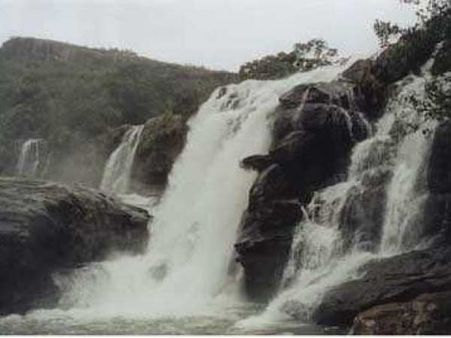 થુવાનામ પ્રપાત