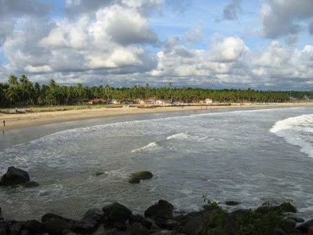 બેકલઃ સૌમ્ય પાણી સાથે શાંતિપૂર્ણ હોલિડે